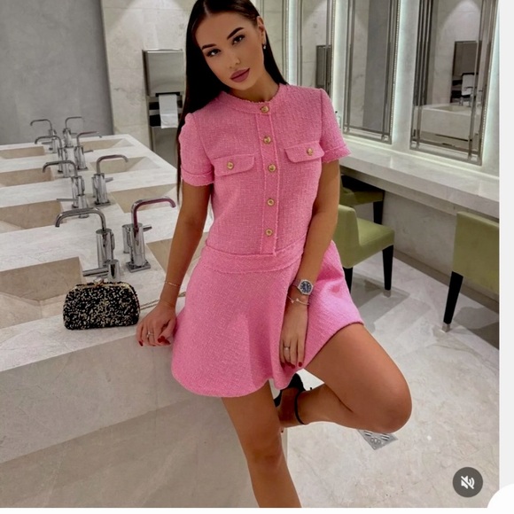Zara Dresses & Skirts - Zara SHORT STRUCTURED DRESS ZW COLLECTION ,pink , textured,